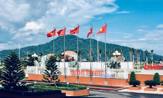 Từ Bà Rá, Thác Mơ đến trung tâm kinh tế, thương mại - dịch vụ Từ Bà Rá, Thác Mơ đến trung tâm kinh tế, thương mại - dịch vụ