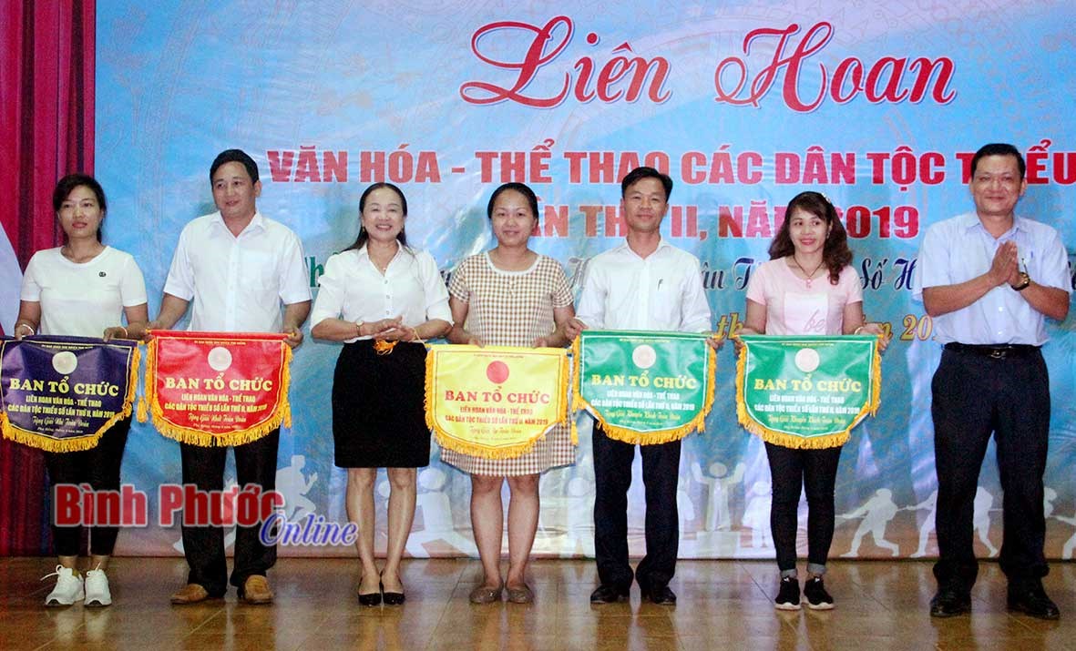 Sắc thái văn hóa giao thoa và tỏa sáng Sắc thái văn hóa giao thoa và tỏa sáng