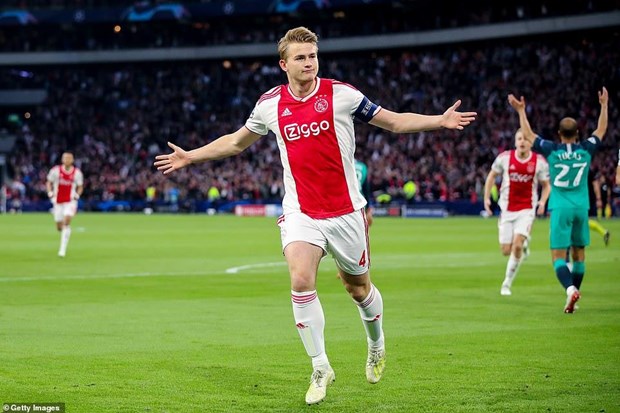 ajaxdeligt09052019092739.jpg