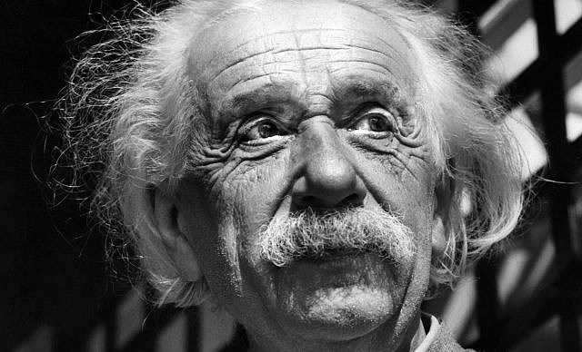 Bức thư Einstein nghi ngờ sự tồn tại của Chúa ''gây bão'' sàn đấu giá Bức thư Einstein nghi ngờ sự tồn tại của Chúa ''gây bão'' sàn đấu giá