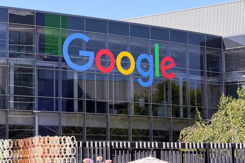 Alphabet bốc hơi gần 500 tỷ USD vốn hóa trong một ngày