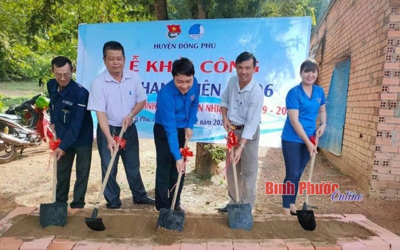 Ấm áp nhà thanh niên Ấm áp nhà thanh niên