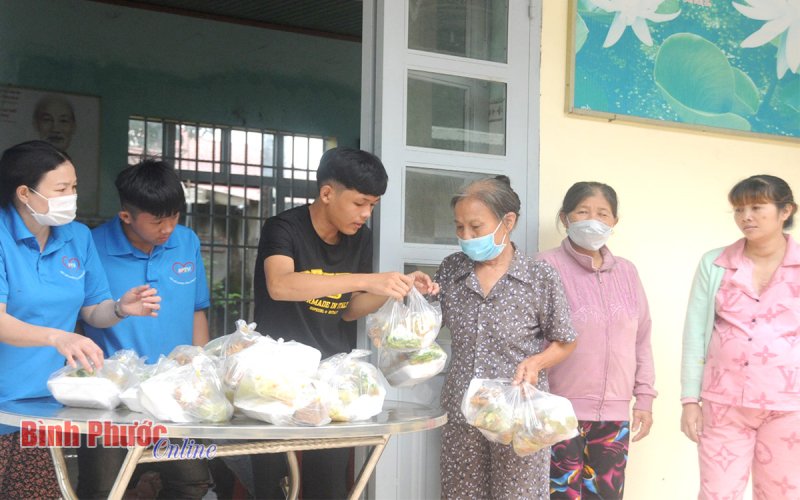 Ấm lòng bệnh nhân nghèo