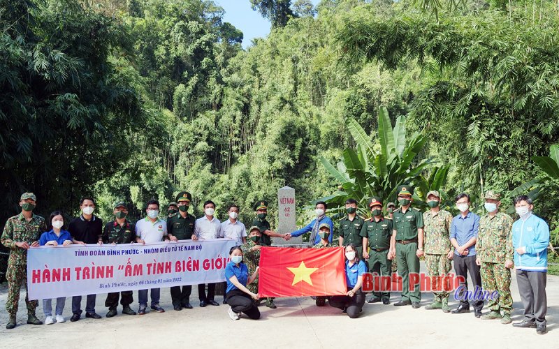 Ấm tình biên giới Ấm tình biên giới