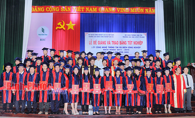 54 học viên được nhận bằng kỹ sư công nghệ thông tin và điện dân dụng 54 học viên được nhận bằng kỹ sư công nghệ thông tin và điện dân dụng