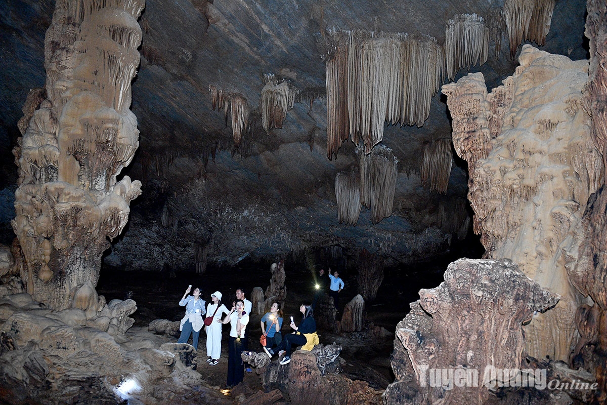 Ấn tượng hang Khao Quang