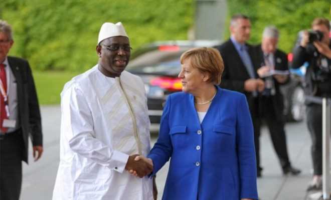 Thủ tướng Đức Angela Merkel bắt đầu công du ba nước Tây Phi