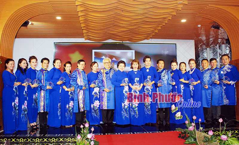 Ra mắt Câu lạc bộ Sen Hồng Ra mắt Câu lạc bộ Sen Hồng