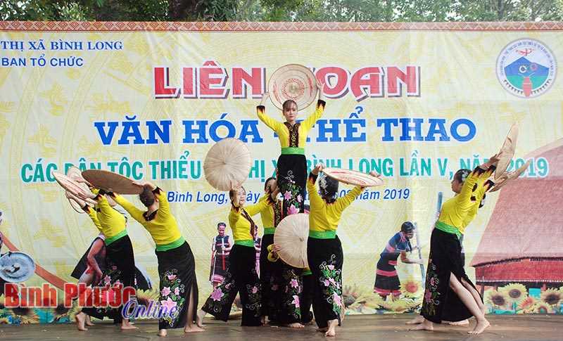 Sôi nổi liên hoan văn hóa, thể thao các DTTS Bình Long lần 5