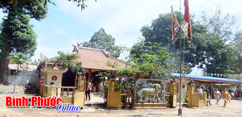 anh-dinh-than-hung-long.jpg