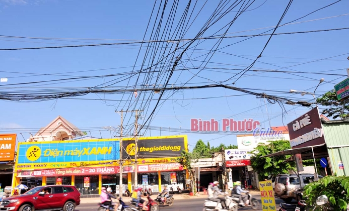Chỉnh trang, làm gọn hệ thống cáp treo viễn thông Chỉnh trang, làm gọn hệ thống cáp treo viễn thông