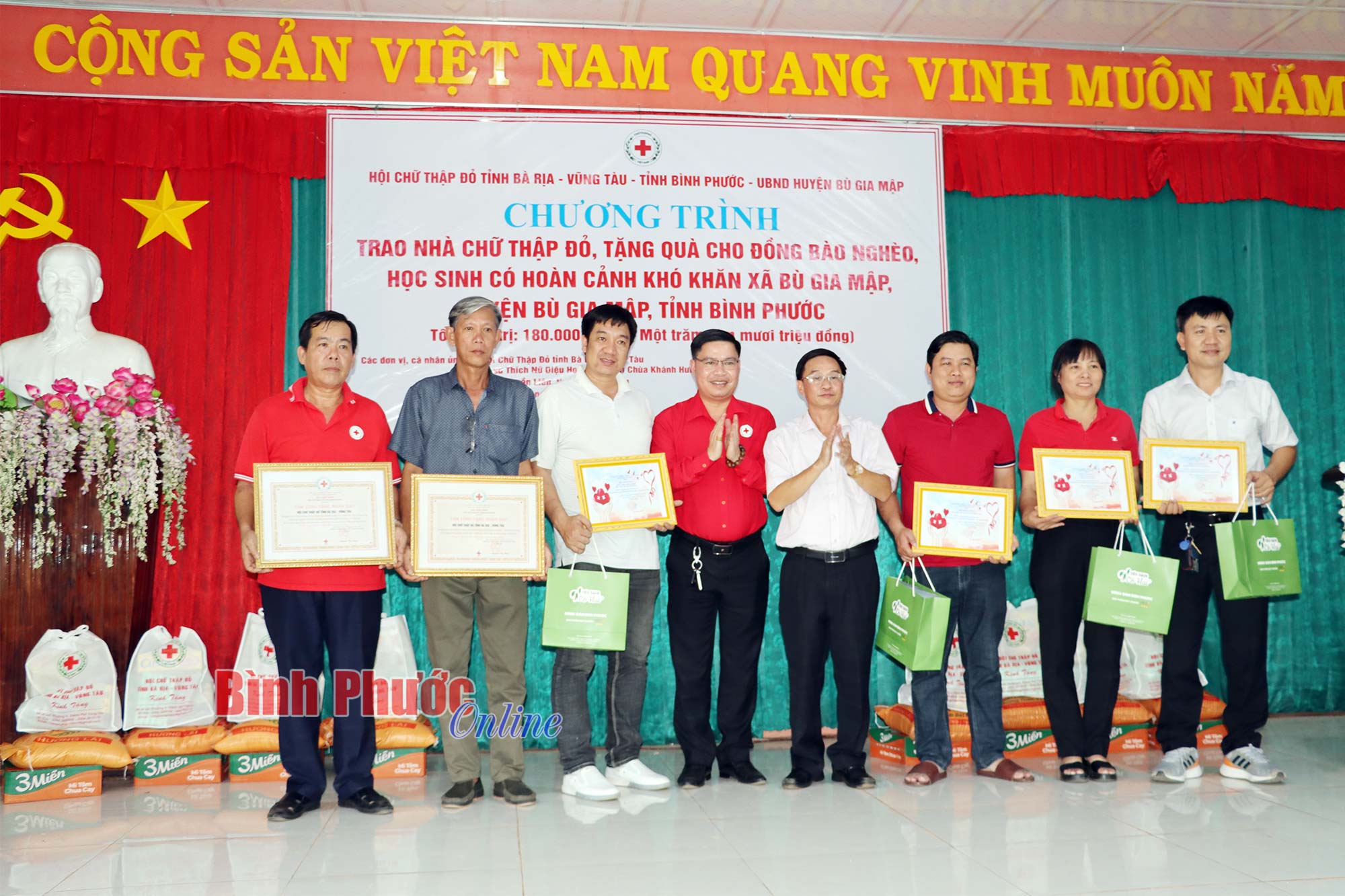 anh_8_17170616122023.jpg
