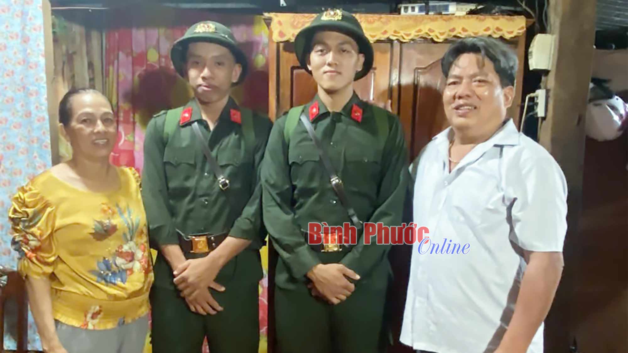 Anh em cùng nhập ngũ Anh em cùng nhập ngũ