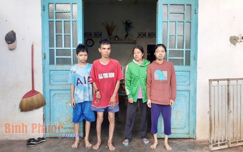 Anh Minh cần đôi mắt sáng cho vợ và con gái