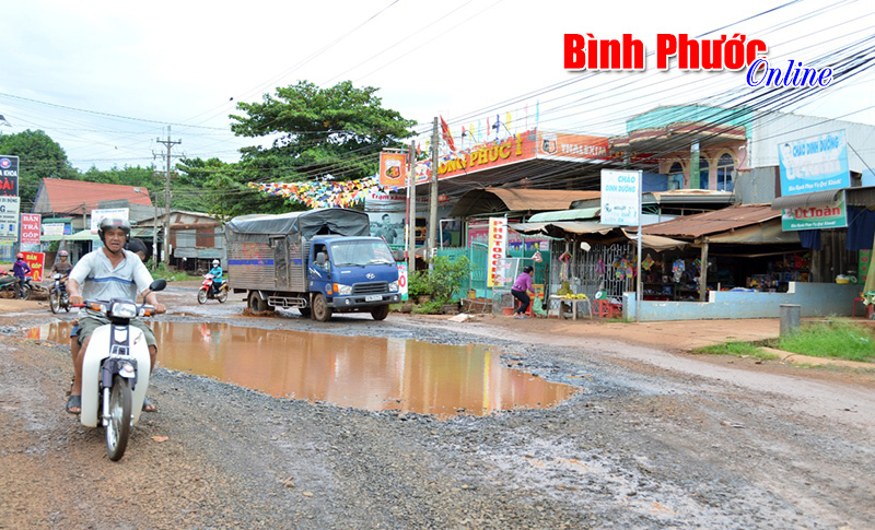 Trung tâm xã Thiện Hưng: Đường xuống cấp trầm trọng