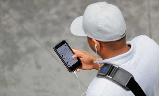 Apple phủ nhận iPhone nghe lén và tự ý ghi âm người dùng Apple phủ nhận iPhone nghe lén và tự ý ghi âm người dùng