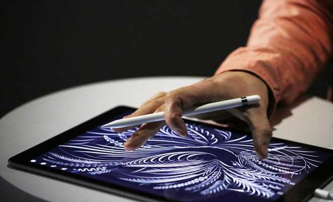 Apple sẽ ra iPad mới và iPhone 7 màu đỏ trong vài tuần tới? Apple sẽ ra iPad mới và iPhone 7 màu đỏ trong vài tuần tới?
