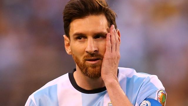 Tổng thống Argentina yêu cầu bảo vệ danh thủ Lionel Messi Tổng thống Argentina yêu cầu bảo vệ danh thủ Lionel Messi