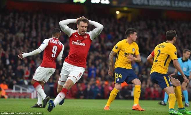 Thi đấu hơn người, Arsenal vẫn bị Atletico cầm hòa ở Emirates