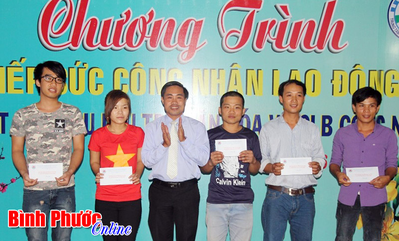Nhiều hoạt động tiếp sức công nhân tại khu công nghiệp Tân Thành Nhiều hoạt động tiếp sức công nhân tại khu công nghiệp Tân Thành