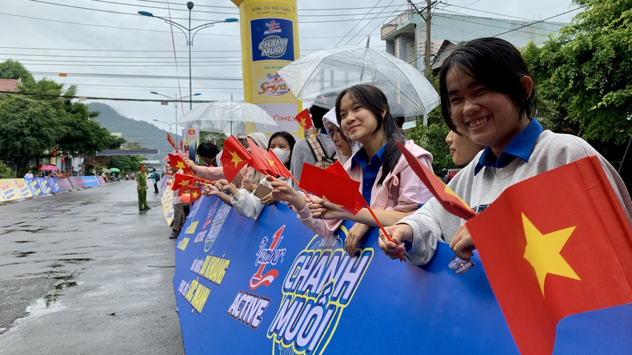 Bà Rá - “Từ leo tới chạy”
