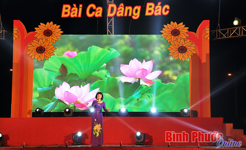 Đêm văn nghệ “Bài ca dâng Bác”