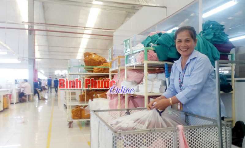 “Bà má” ở Công ty Yakjin Sài Gòn “Bà má” ở Công ty Yakjin Sài Gòn