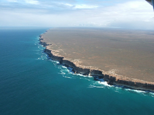 Những vỉa đá khổng lồ ở Australia