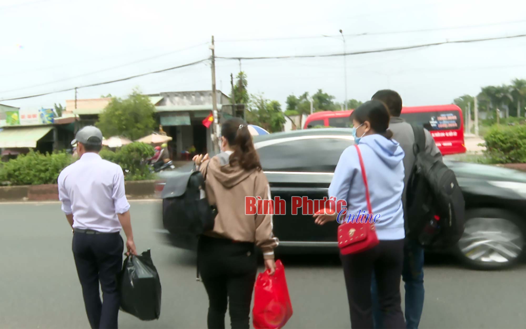 bang_qua_duong_11350001092023.jpg