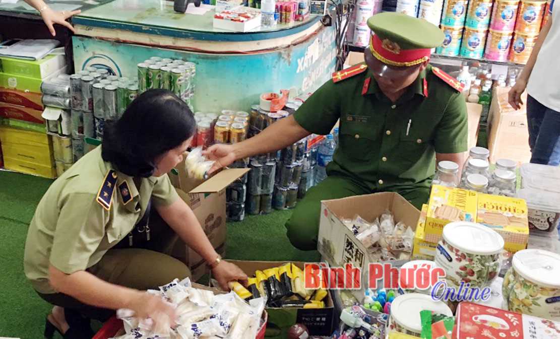Phát hiện 2 cơ sở kinh doanh bánh lậu