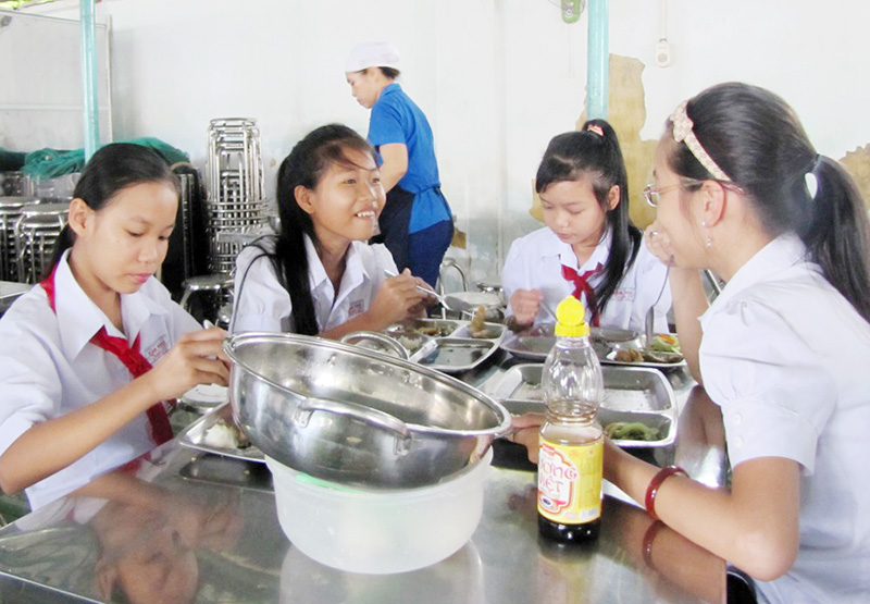 Thực hiện bán trú bậc trung học cơ sở: Khó hay dễ? Thực hiện bán trú bậc trung học cơ sở: Khó hay dễ?