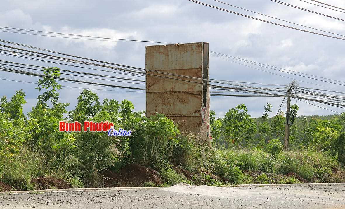Pa-nô cũ “thi gan”