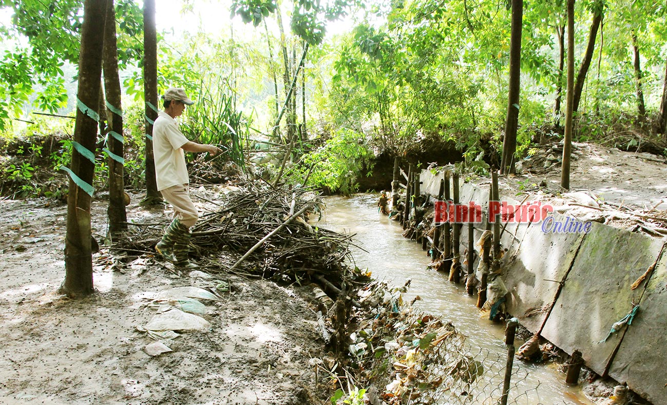 Đốt gạch thủ công gây ô nhiễm môi trường