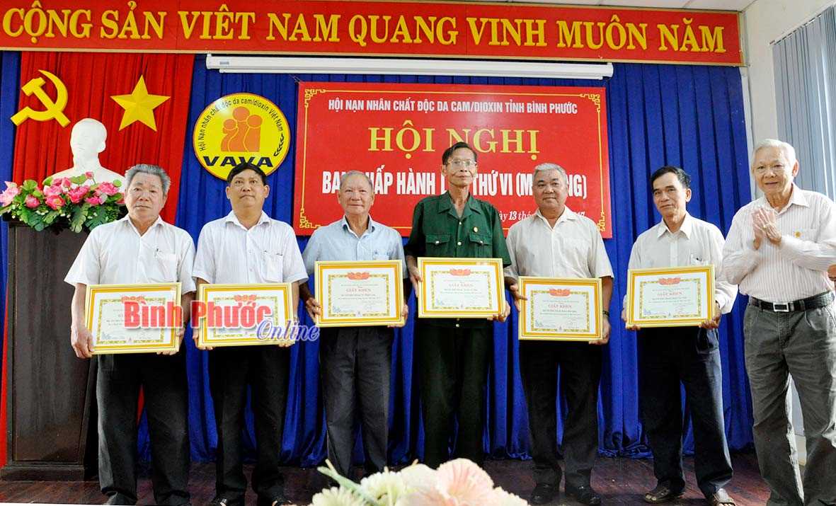 Hơn 1,67 tỷ đồng giúp nạn nhân chất độc da cam/dioxin Hơn 1,67 tỷ đồng giúp nạn nhân chất độc da cam/dioxin