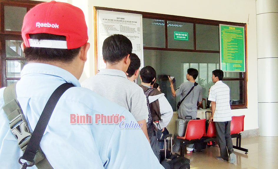 Giấy tờ xuất cảnh, nhập cảnh qua biên giới đất liền