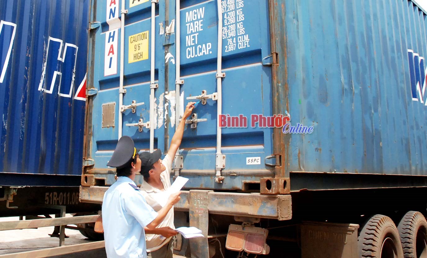 Hải quan Bình Phước - một năm vượt khó thắng lợi