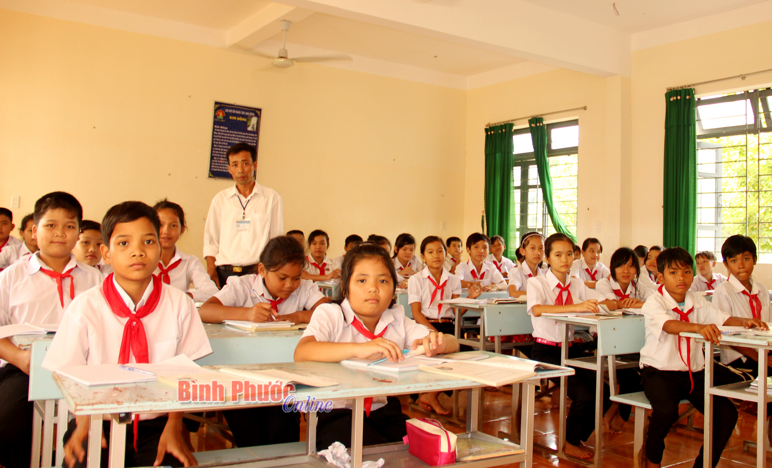 Giáo viên và học sinh đều giảm tải Giáo viên và học sinh đều giảm tải