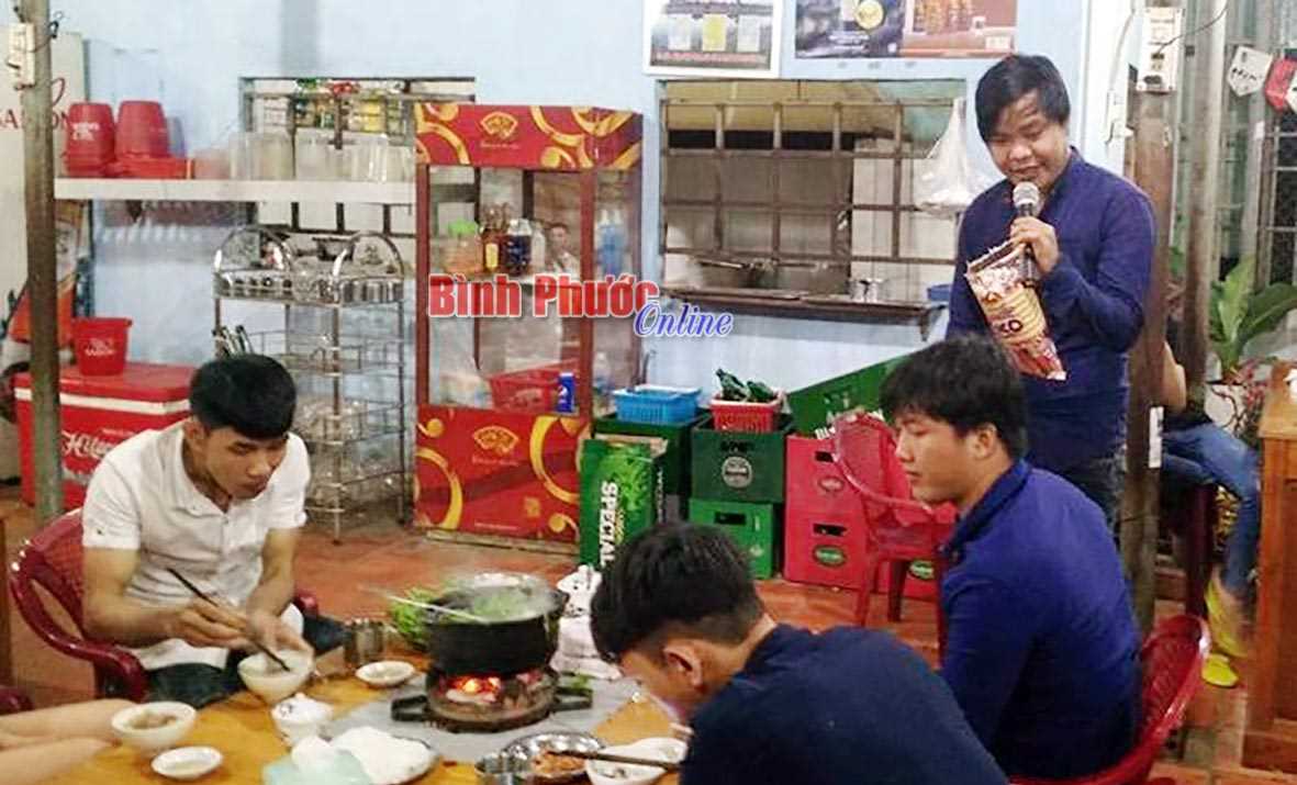 Long đong nghề hát rong Long đong nghề hát rong