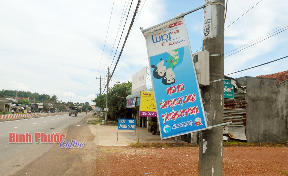 Áp phích treo ngược