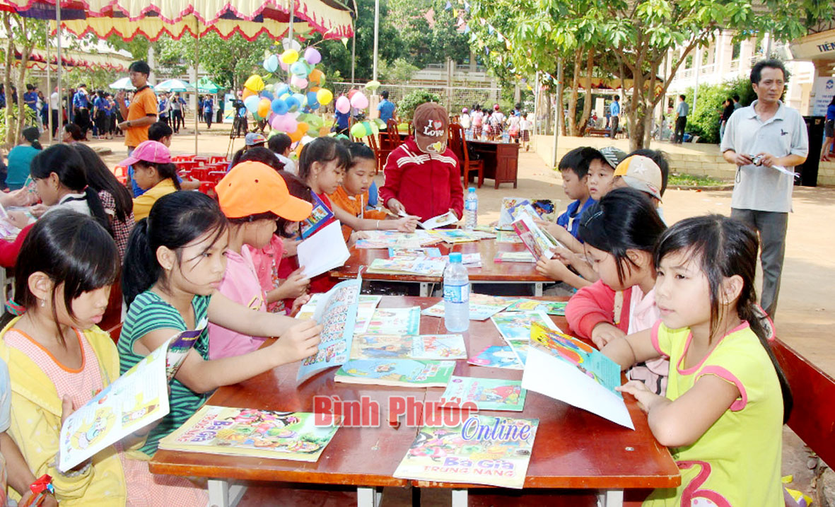 Sôi nổi ngày hội đọc sách tại Hớn Quản