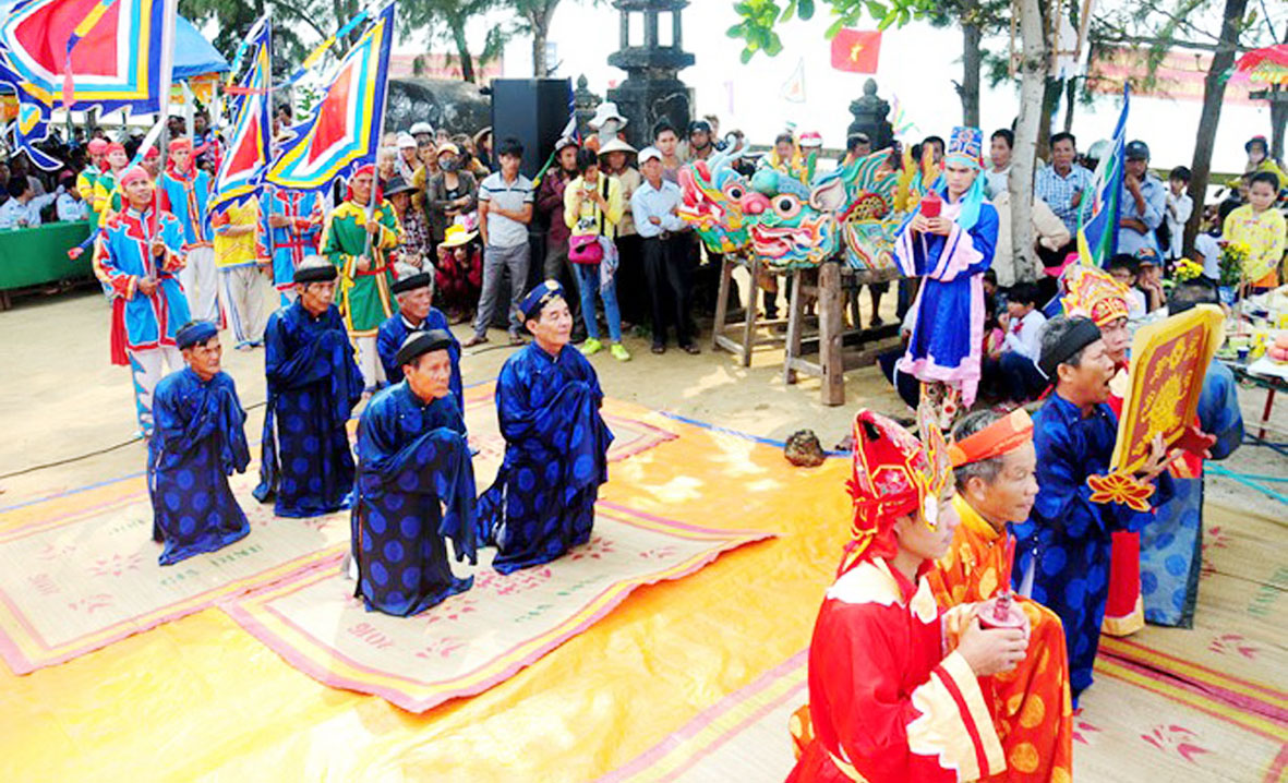 Lễ khao lề thế lính Hoàng Sa
