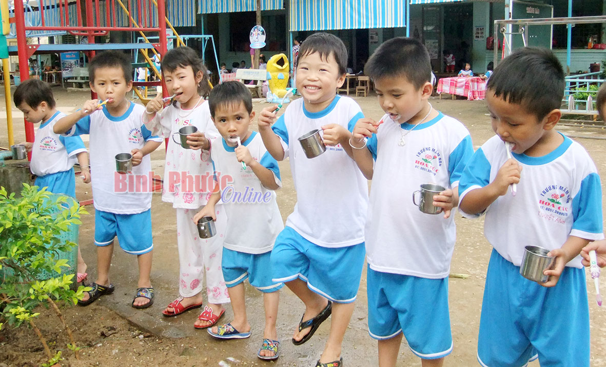 “Giữ đôi tay sạch vì thế hệ tương lai” “Giữ đôi tay sạch vì thế hệ tương lai”