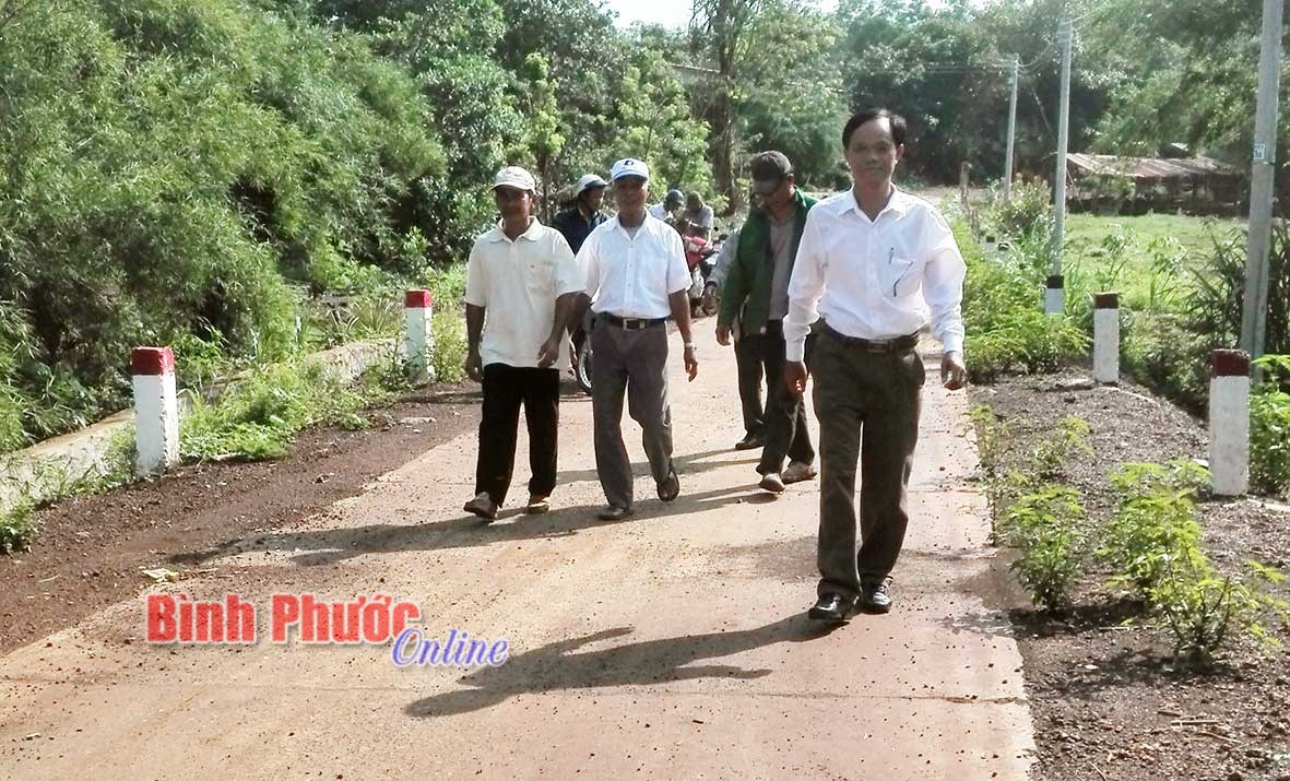 Đồng bào DTTS Đông Phất góp sức xây dựng quê hương Đồng bào DTTS Đông Phất góp sức xây dựng quê hương