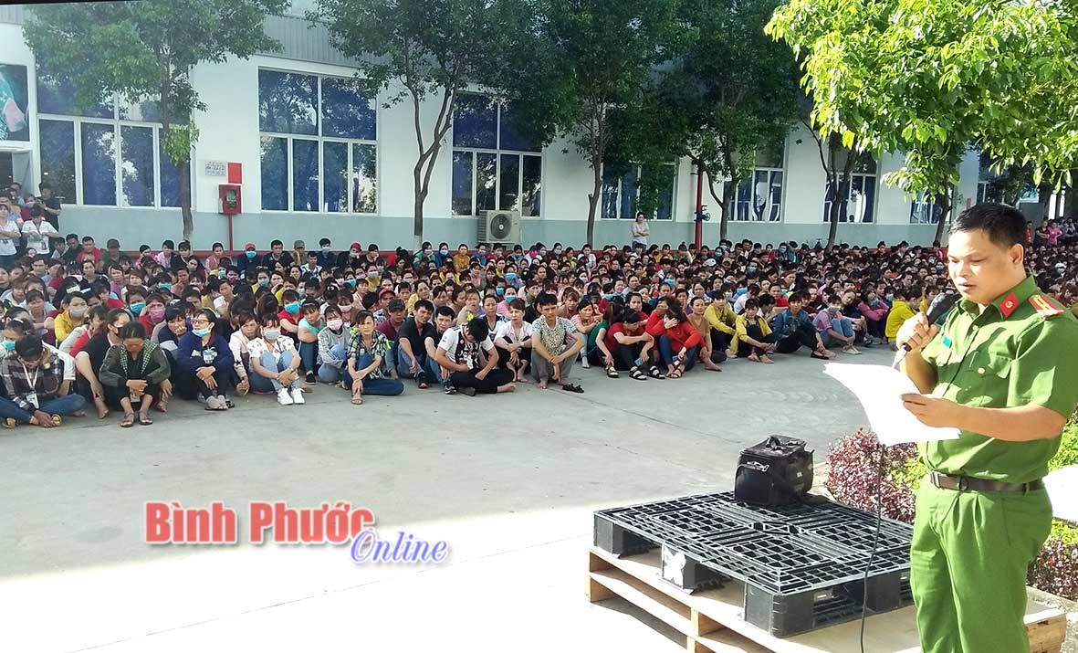 Hơn 2.000 công nhân, lao động được tuyên truyền pháp luật