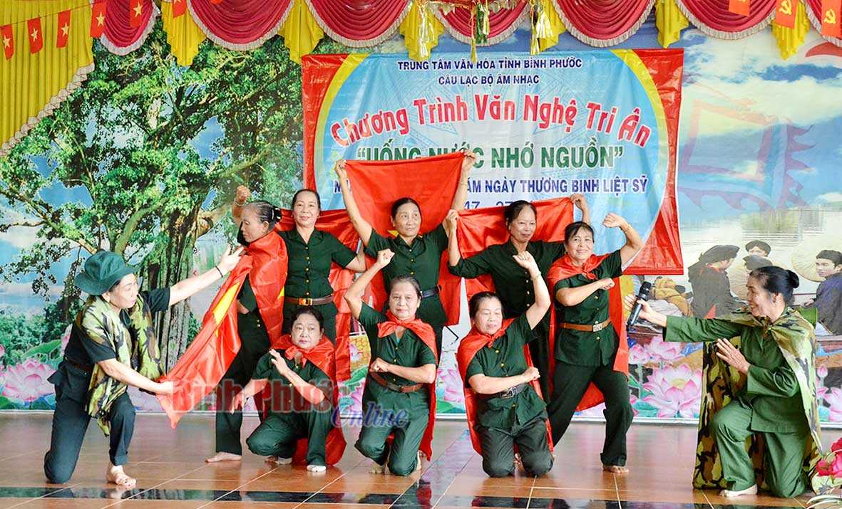 Câu lạc bộ Âm nhạc tổ chức chương trình văn nghệ tri ân