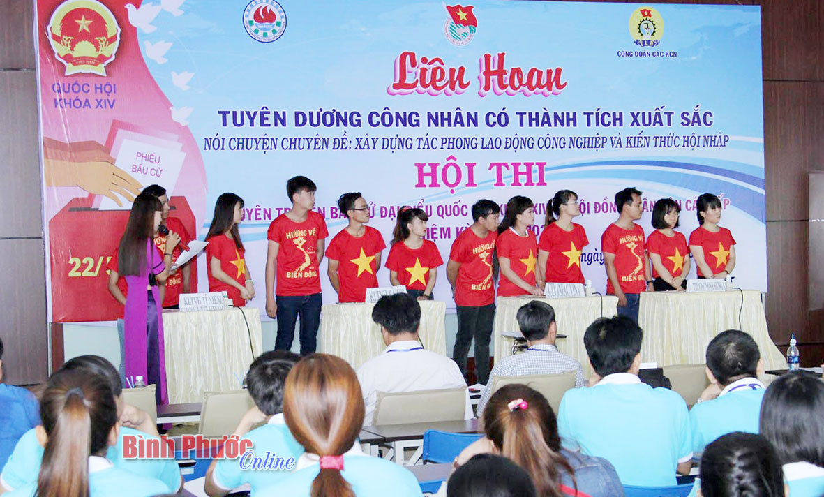 Tuyên truyền bầu cử cho thanh niên công nhân Tuyên truyền bầu cử cho thanh niên công nhân