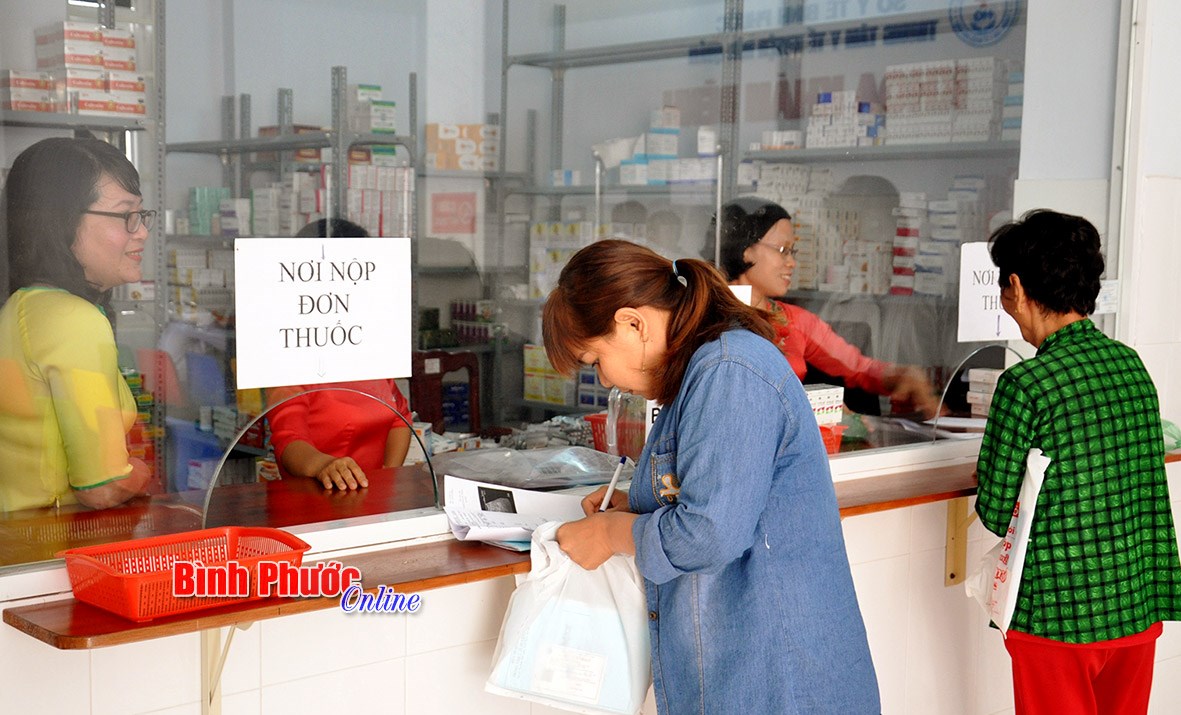1.489 thẻ BHYT cấp cho người dân huyện Hớn Quản