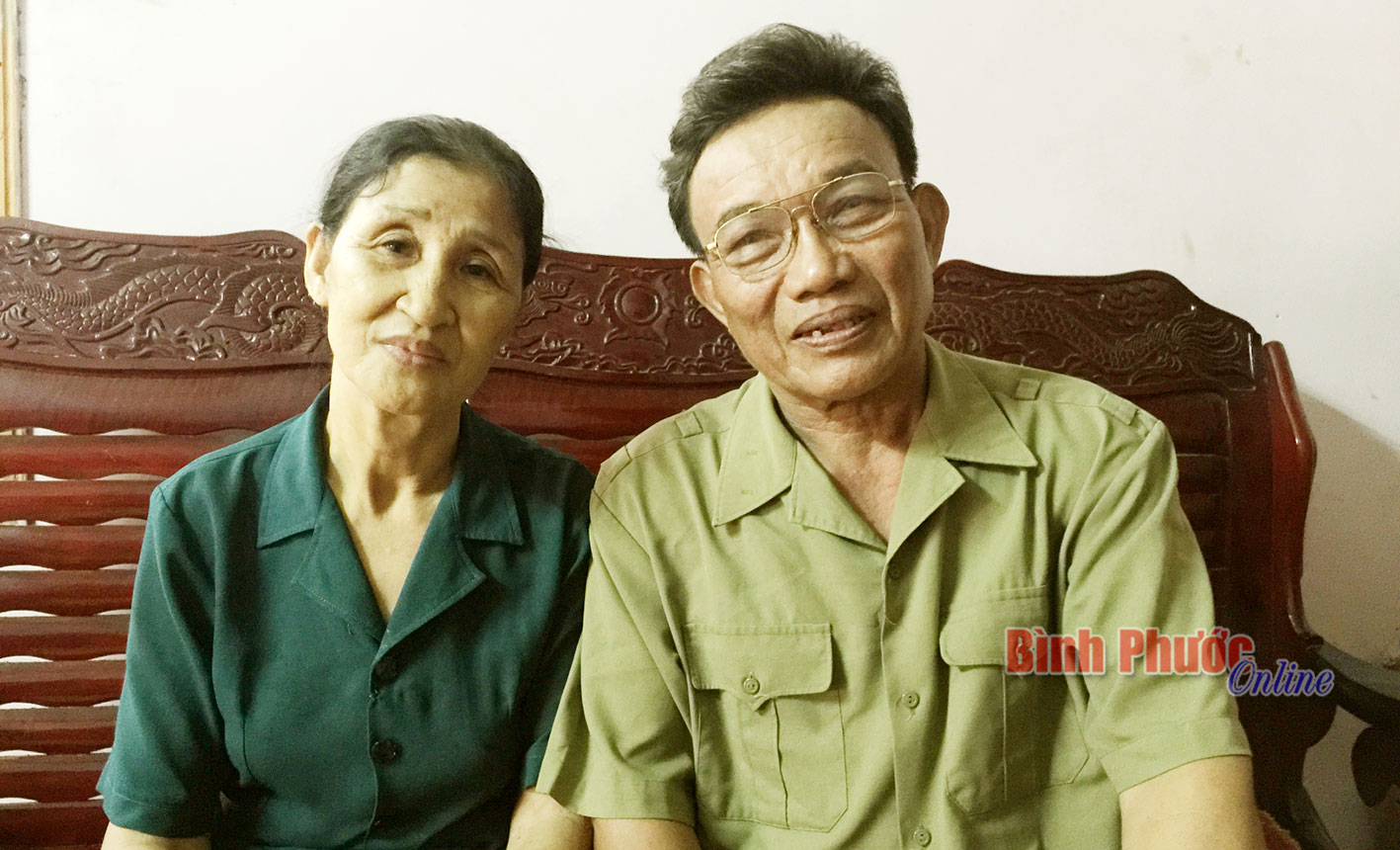 Trẻ xung phong, già gương mẫu Trẻ xung phong, già gương mẫu