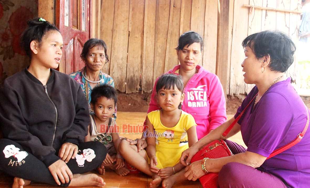 Bù Đăng đẩy lùi uốn ván sơ sinh vùng DTTS Bù Đăng đẩy lùi uốn ván sơ sinh vùng DTTS