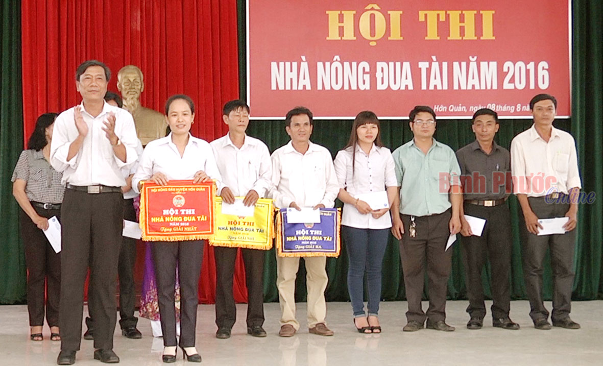 Sôi nổi hội thi “Nhà nông đua tài” ở Hớn Quản Sôi nổi hội thi “Nhà nông đua tài” ở Hớn Quản